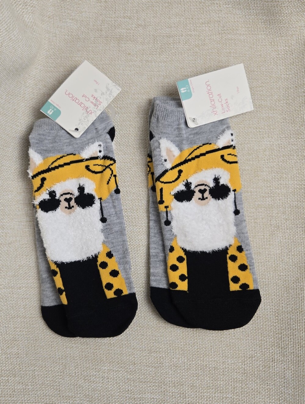 2 Pairs Xhilaration Llama Socks Ankle Low Cut Size 4-10 NWT
